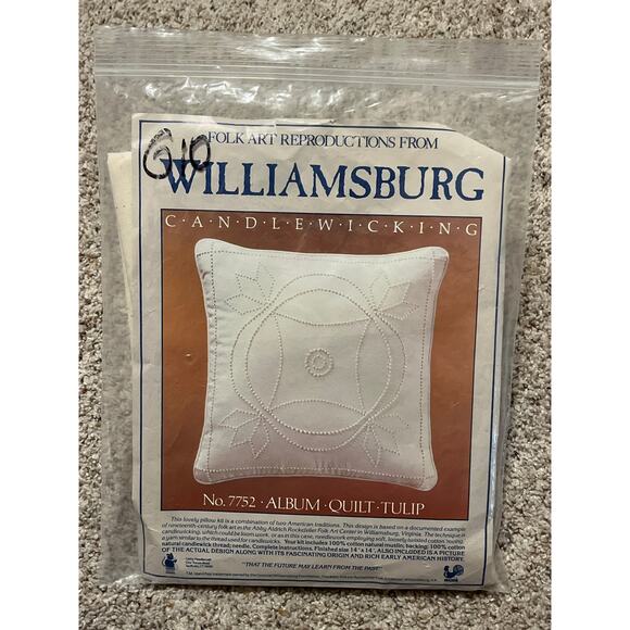 Williamsburg Candlewicking Pillow Album Quilt Tulip Folk Art #7752 - Picture 5 of 7